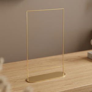 Support de présentation de bijoux rectangulaire moderne en or avec base ovale pour la présentation de colliers et de pendentifs - Product Image 6