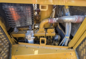 Bulldozer Caterpillar D9R Usado en Japón, Modelo 2023, 90HP de Potencia, Capacidad de Empuje de 8.6m, Motor Cat Original, Gran Capacidad de Arrastre, Precio Bajo en Oferta - Product Image 6