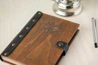 Nouveau cahier personnalisé en bois naturel avec un logo personnalisable de journal de boussole pour le cadeau de journal de tenue de dossier