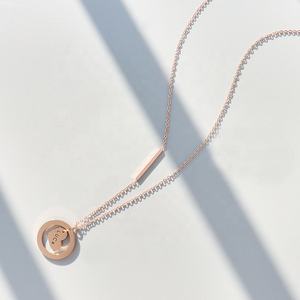 ヨーロッパレトロ英語ラッキーチェーンハートペンダントロングネックレスセーターチェーンチタンスチール18K金メッキM041-2 - Product Image 2