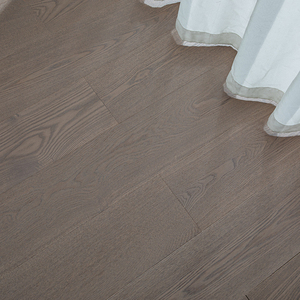 Plancher en bois de chêne européen multicouche T&G de 18 mm, qualité rustique ABCD, anti-bruit, anti-mites, pour la maison et les bars - Product Image 1