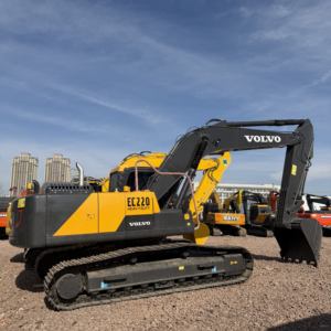 Excavatrice sur chenilles Volvo EC220 d'occasion, engin et équipement de génie civil et de construction de taille moyenne - Product Image 3