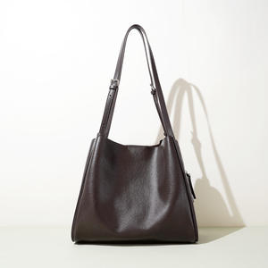 Sac fourre-tout pour femme en cuir de vachette de première qualité, simple et haut de gamme, sac à bandoulière en cuir véritable pour les trajets quotidiens - Product Image 2