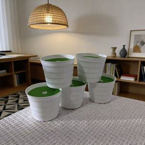Maceta de plástico con diseño ondulado, blanca, 6 cm de altura, para plantas de jardín, para uso en interiores y exteriores. - Product Image 1
