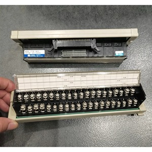 Ztb 400 Terminal Block <b>Screw</b> Type 50A 2-4 Awg Wire Termination Pbt Base Nickel Plated <b>Copper</b> Contact - Product Image 1