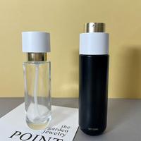 Bouteilles de parfum en verre carrées de luxe 10ml-50ml parfum vide de pompe de lotion avec le diffuseur de roseau