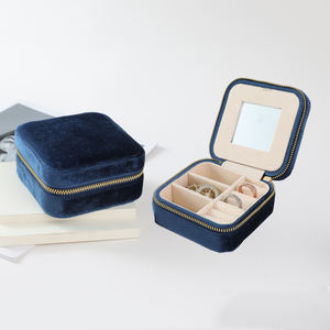 Caja de Almacenamiento Cuadrada de Doble Capa Portátil con Logotipo Personalizado, Caja de Joyería de Terciopelo de Lujo, Estuche para Relojes con Espejo, Ideal para Viajes - Product Image 4