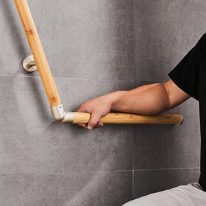 Barre d'appui de sécurité en bois grainé en forme de L à 135 degrés, antidérapante, pour salle de bain et douche - Product Image 5