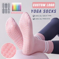 Chaussettes de Pilates à rayures de couleur personnalisée avec maquette gratuite, chaussettes de yoga douces antidérapantes pour femmes, fournisseur OEM