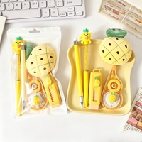 Offre Spéciale : Adorable Ensemble de Papeterie 5 Pièces en Métal et Plastique avec Broche en Peluche – Cadeau Idéal pour Étudiants et Fournitures Scolaires
