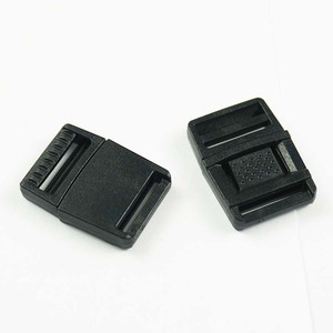 Hebilla de Plástico Plana con Liberación Lateral, 15 mm de Diámetro Interior, Negra, Resistente, para Bolsas y Accesorios - Product Image 2