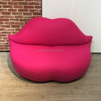 Meubles de salon, chaise en forme de lèvre, coin d'attente, canapé, salon