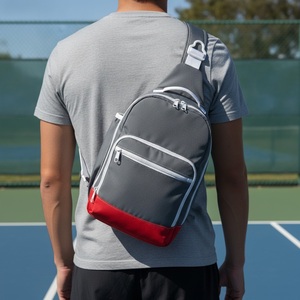 Sac de transport Pickleball Strap-Block avec crochet pour clôture, capacité 1 raquette, revêtement mat, recyclé, logo personnalisé, vente en gros - Product Image 3