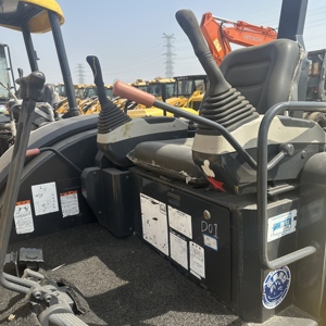 รถขุดมือสอง Komatsu PC40mr ขนาด 4 ตัน รถขุดขนาดเล็กแบบตีนตะขาบจากญี่ปุ่น ใช้งานน้อย เหมาะสำหรับงานเกษตร พร้อมใบรับรอง CE และ EPA - Product Image 4