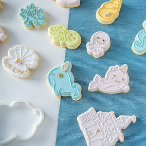 Tagliabiscotti a Forma di Castello delle Sirene e Mondo Sottomarino, Stampino in Acrilico per Biscotti e Fondente, per Decorazione Torte - Product Image 3