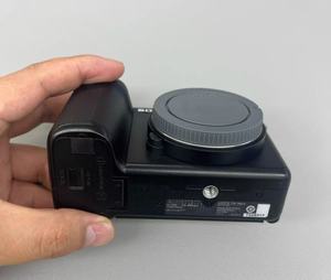 Cámara Sony ZV E10 Mark II sin Espejo Usada, Cuerpo de Cámara de 26.0MP APS C, Video 4K a 60p, Buen Estado, Lista para Enviar - Product Image 3