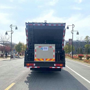 Camion épandeur d'asphalte multifonctionnel Howo 8x4 de 24 m³ avec système de pulvérisation synchrone d'asphalte et de gravier - Product Image 6