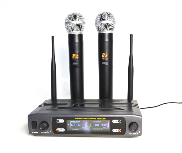 Professional FM Dual Microphone 2.4G Karaoke Recording Wireless Microphone for Performance Stage