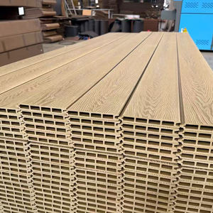 Pisos de <span class=keywords><strong>Wpc</strong></span> para exteriores resistentes a los rayos UV y tableros de cubierta compuestos de plástico y madera a la venta - Product Image 2