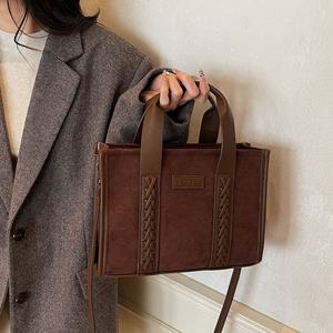 Bolso de Hombro Cruzado de Moda de Invierno para Mujer, de PU, con Asa Única, Cremallera y Forro de Poliéster, Elegante y Estilizado, Tamaño Mediano - Product Image 2