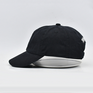หมวกแก๊ปผ้าฝ้ายสีดำแบบเป็นมิตรกับสิ่งแวดล้อมสำหรับกิจกรรมกลางแจ้ง หมวกแก๊ปทรงพ่อ สีดำ หมวกแก๊ปทรงพ่อแบบยั่งยืน ขายส่ง - Product Image 2
