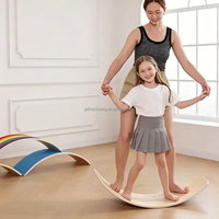 Planche d'équilibre sensorielle pour enfants, design incurvé, balançoire intérieure, jouet pour développer la coordination physique des enfants