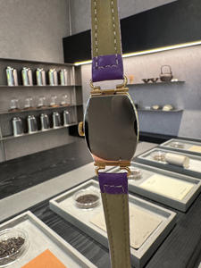 La tendance rétro fait son retour dans les milieux professionnels et les occasions décontractées Votre montre brille de mille feux La montre pour femmes la plus élégante - Product Image 4