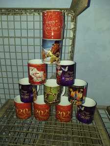 แก้วกาแฟเซรามิก Best Dad Ever ด้ามจับสีดำ ตัวแก้วสีขาว พิมพ์ลายตัวอักษร ดีไซน์มินิมอล ของขวัญ ของที่ระลึก ใช้กับเครื่องล้างจานได้ - Product Image 3