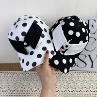 Nueva Gorra de Béisbol con Puntos Blancos y Negros para Otoño, Gorra de Moda para Mujer con Decoración en el Cuello, Protección Solar y Visera Curva