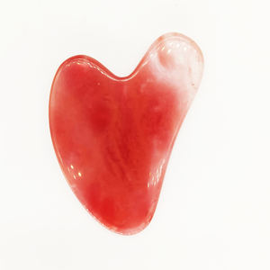 Alat Pijat Gua Sha Batu Giok Kuarsa Mawar Bentuk Hati, Alat Pijat Guasha Kristal Merah Muda - Product Image 2