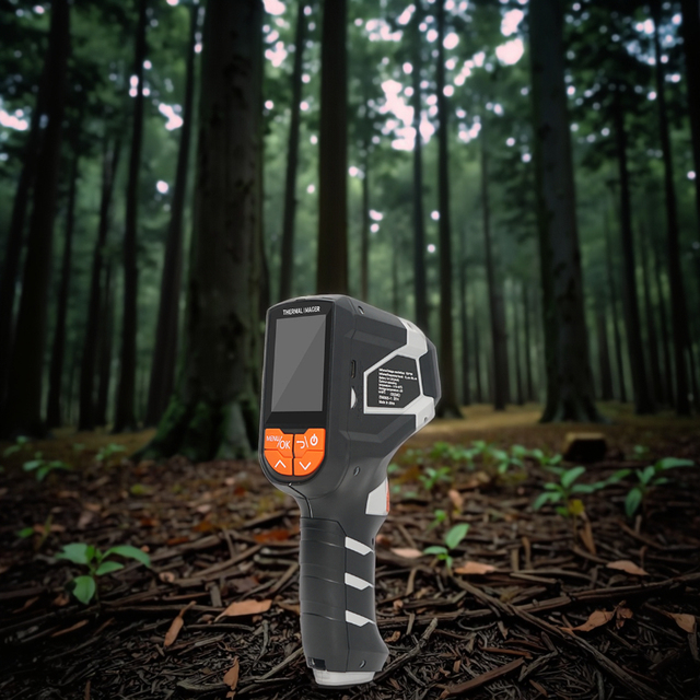 High-Resolution Advanced Thermal Imaging Sight Long-Range Tactical Digital Thermal Scope for Water LCD Hunting Temperature