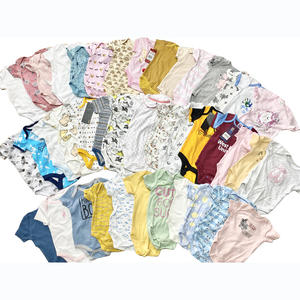 Lots en gros de barboteuses et combinaisons d'été en coton à manches courtes pour bébés garçons et filles, modèles variés et adorables - Product Image 3