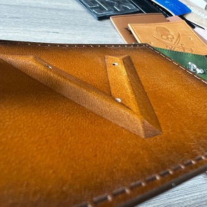 Proveedor de Parches de Cuero PU Vintage de Primera Calidad con Acabado Desgastado, Entrega Rápida, Parches de Cuero con Logotipo de Marca en Relieve 3D Personalizados para Jeans - Product Image 2