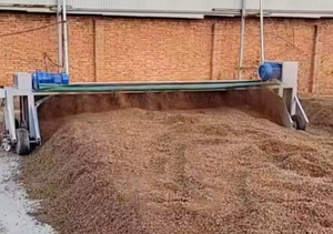 Mélangeur <span class=keywords><strong>de</strong></span> compost pour la culture <span class=keywords><strong>de</strong></span> champignons avec moteur composant <span class=keywords><strong>de</strong></span> noyau Machine à tourner et à tourner le compost - Product Image 4