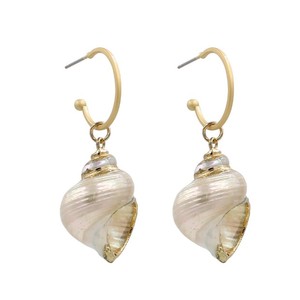 Boucles d'oreilles classiques en forme de coquillage de plage plaquées or, bijoux d'été en forme de conque et d'escargot - Product Image 1
