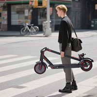 YUNQI U1 Scooter Eléctrico Urbano, Motor sin Escobillas de 350W, Batería de Litio, Aleación de Aluminio, Plegable, Impermeable, 25-30KM/H, Autonomía de 25-30KM