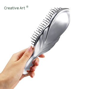 แปรงหวีผมไนลอนเคลือบไฟฟ้าแบบหรูหราสำหรับผู้หญิง ยี่ห้อ OEM ผลิตภัณฑ์ส่วนตัว สำหรับจัดแต่งทรงผม รุ่นญี่ปุ่น - Product Image 3