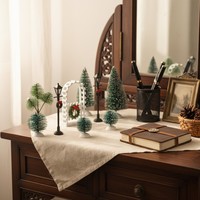 Ensemble de figurines de village de Noël décoratives, ensemble de Noël éclairé par LED avec figurines, arbre de Noël pour la scène de la ville de Noël, décoration de bureau