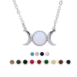 Colgante de acero inoxidable para mujer, con símbolo de diosa de la Luna, Triple Luna, Ópalo, cristal curativo, piedra Natural, Sailor Moon - Product Image 3