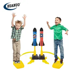 Gioco all'aperto per bambini lanciarazzi volanti in schiuma EVA con 6 razzi in schiuma stomp toy rocket