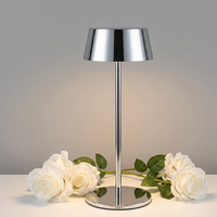Lampe LED rechargeable en métal électroplaqué pour une ambiance gastronomique, idéale pour les hôtels de luxe, lampe de table sans fil haut de gamme pour les restaurants