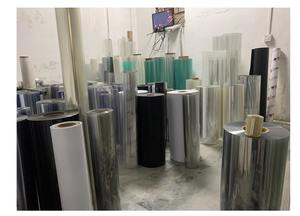 Film PET transparent en rouleau à <span class=keywords><strong>prix</strong></span> d'usine, film PET clair pour impression éco-solvant et <span class=keywords><strong>plastification</strong></span> - Product Image 3