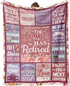 Manta de celebración de jubilación personalizable, regalo de despedida personalizado para mujeres, mamá, abuela, compañera de trabajo, maestra con mensaje cálido - Product Image 1