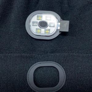 Casquette multifonctionnelle avec lampe frontale intégrée, écouteurs, haut-parleur et micro – Idéale pour la pêche, le jogging, le travail – Noir - Product Image 6