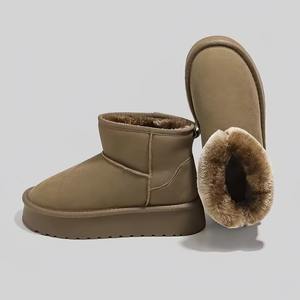 Bottes Uggs pour femmes OEM&ODM, bottes d'hiver pour la neige, fabriquées en cuir de haute qualité, adaptées à la vie quotidienne et aux conditions neigeuses - Product Image 4