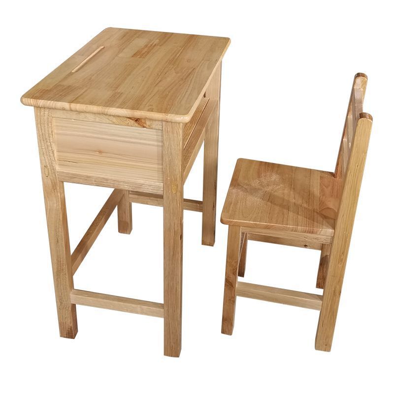 Table et chaise en bois d'hévéa, vendues séparément.
