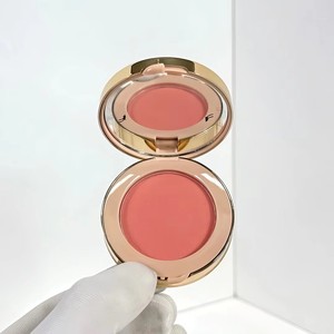 Polvo de rubor de un solo color en tono rosa de marca de lujo, producto cosmético vegano a prueba de agua del fabricante. - Product Image 3