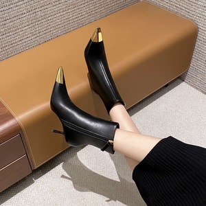 รองเท้าบูทผู้หญิงแบบส้นสูง 7 ซม./9 ซม. แบบมันเงา/ด้าน รุ่นปี 2025 ส้นเข็ม สไตล์ตะวันตก - Product Image 5