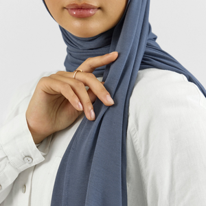 Écharpe Hijab pour femme musulmane en jersey de coton de couleur unie de haute qualité Écharpe Hijab en jersey de coton épais uni disponible en gros - Product Image 2