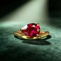 Leverancier van fijne sieraden Klassieke 4-klauw damesverlovingsring Valentijnsdag cadeau Holle ronde corund zirkoon robijn ringen